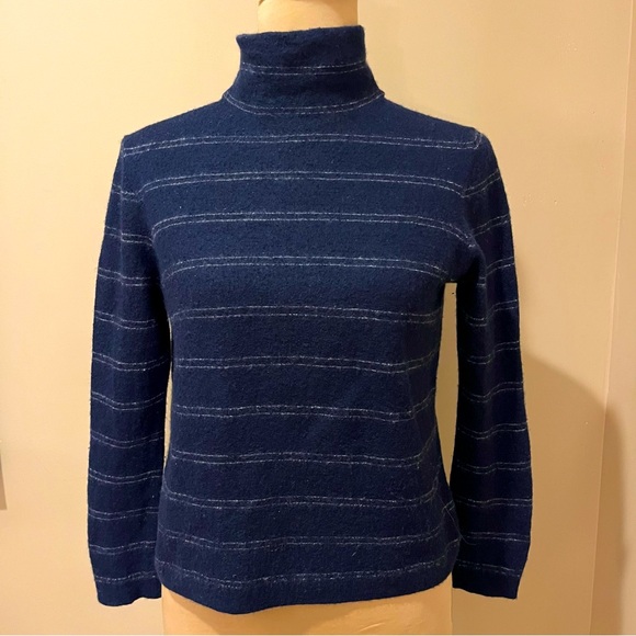 Vince Boiled Cashmere Navy Ecru pinstripe Fitted Cropped Turtleneck, size Medium - Picture 1 of 6